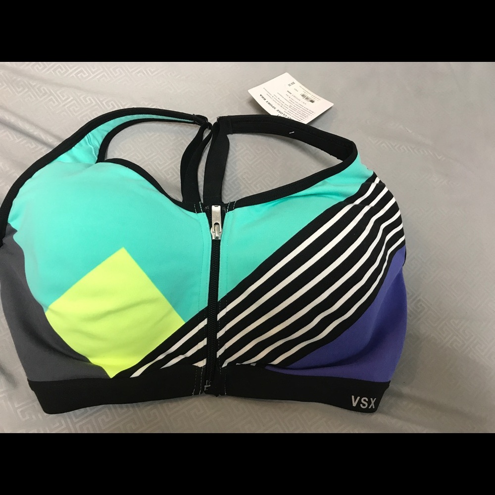 Brand NEW Victoria Secret Sports Bra